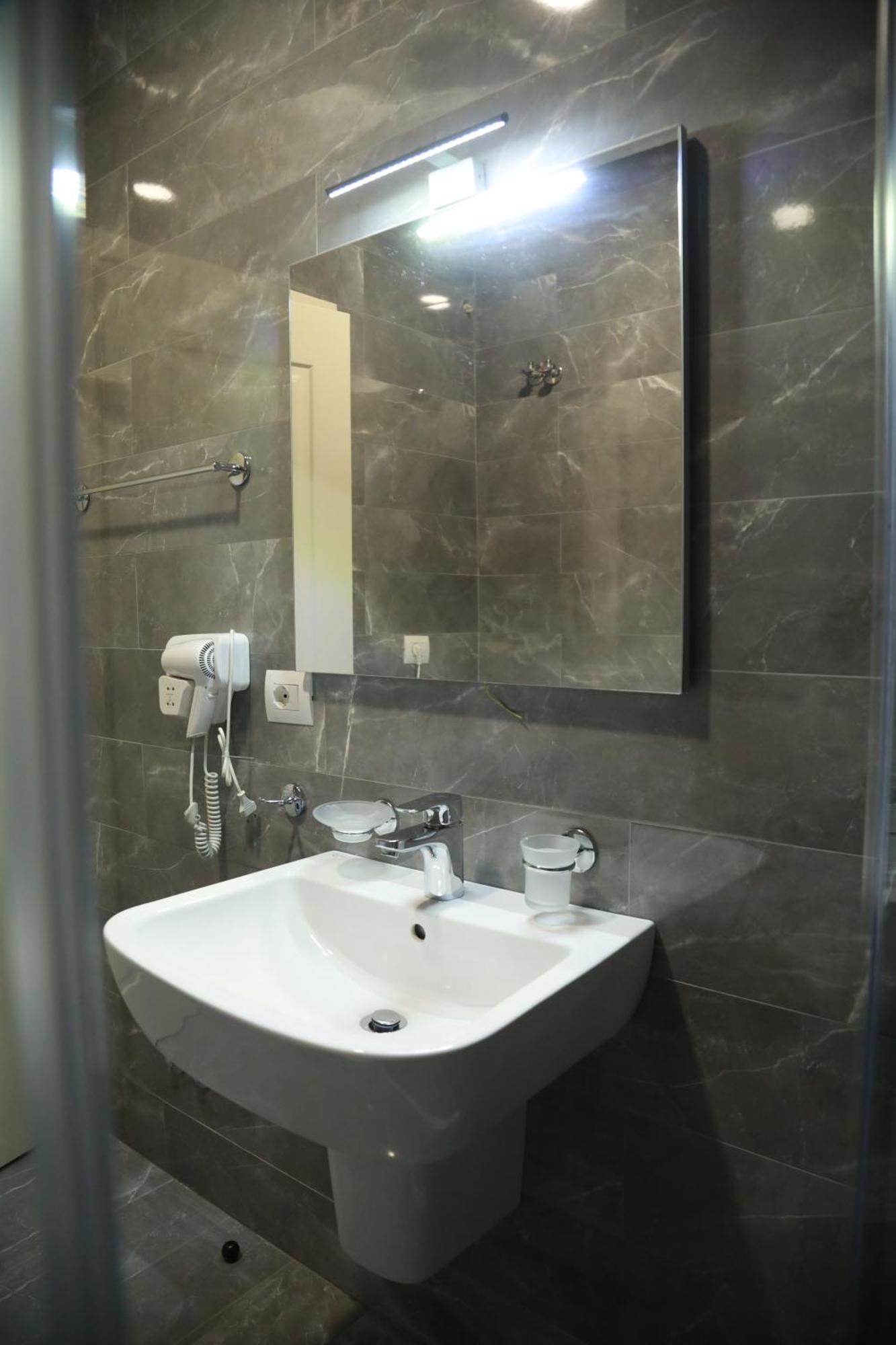 Sunrise Luxury Apartment Sarandë